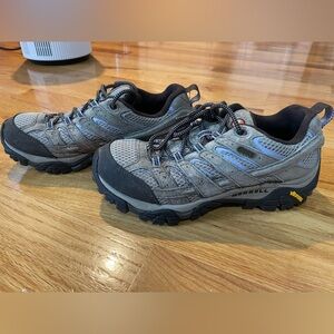Merrell Black and Gray hiking/trail shoes.